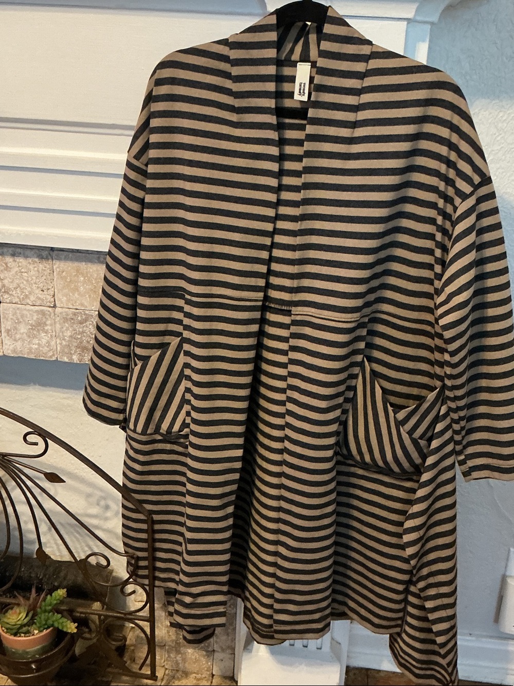 Brand Wendy trendy Striped Open-Front Blazer Jacket in Black and Beige